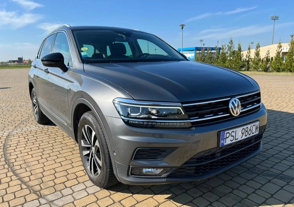 Volkswagen Tiguan cena 94700 przebieg: 102300, rok produkcji 2020 z Uniejów małe 232